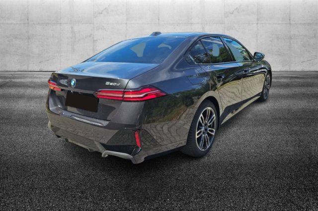 BMW 520 d 48V xDrive Msport - foto 2 di 4