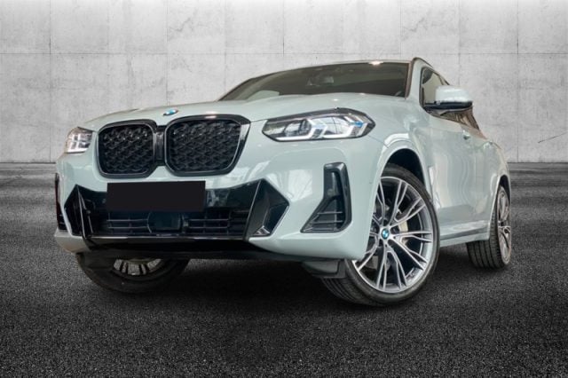 BMW X4 xDrive30i 48V Msport, del 2023, 29.900 km, in vendita a Pieve Di Cento (BO)