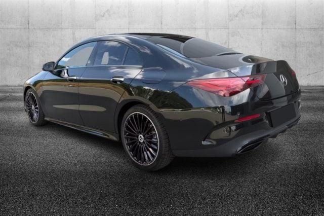 Mercedes-Benz CLA 200 d Automatic AMG Line Premium - foto 4 di 4
