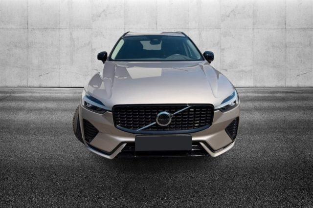 Volvo XC60 B4 (d) automatico Plus Dark - foto 4 di 4