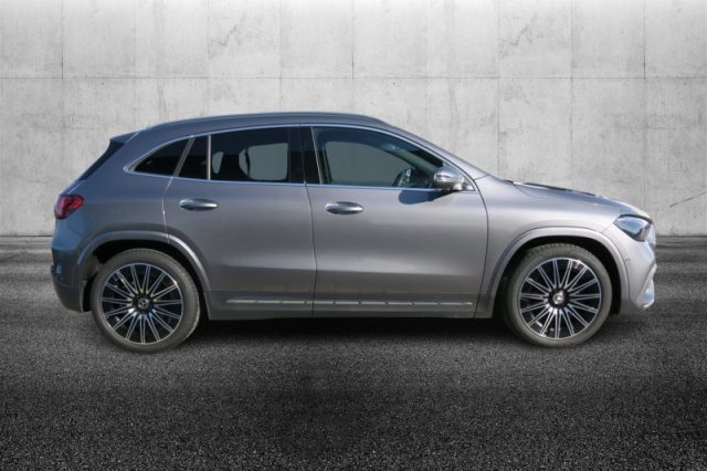 Mercedes-Benz GLA 220 d Automatic 4Matic AMG Line Premium - foto 2 di 4