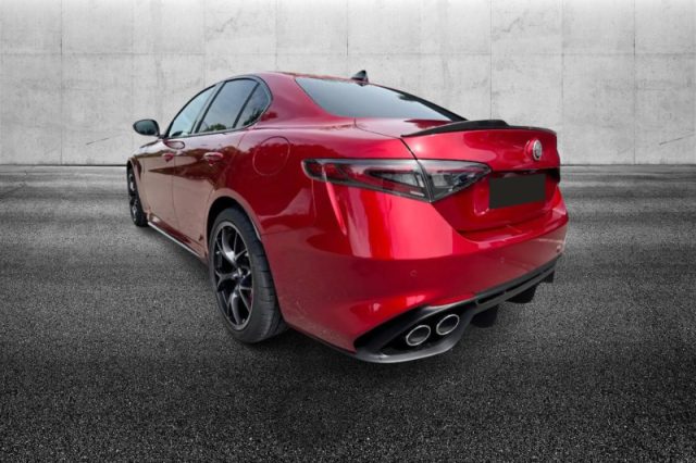 Alfa Romeo Giulia 2.9 V6 Bi-Turbo AT8 Quadrifoglio - foto 3 di 4