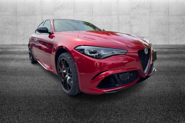 Alfa Romeo Giulia 2.9 V6 Bi-Turbo AT8 Quadrifoglio - foto 2 di 4