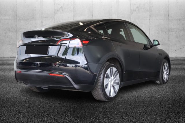 Tesla Model Y Long Range AWD - foto 3 di 4