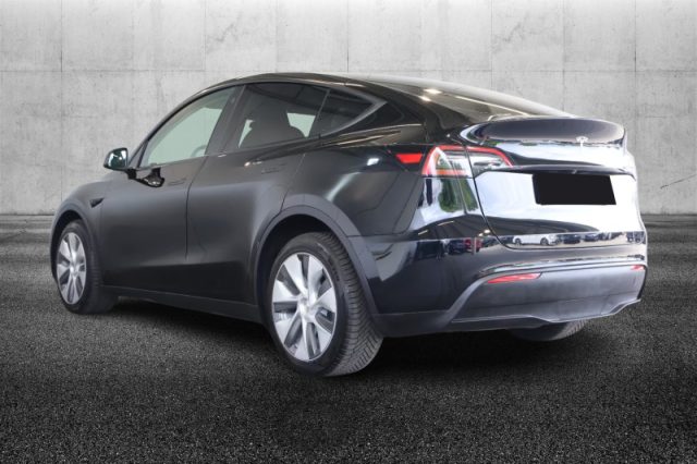 Tesla Model Y Long Range AWD - foto 4 di 4