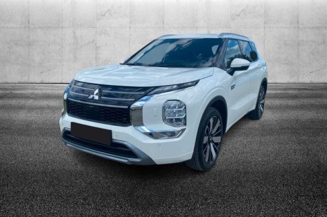 Mitsubishi Outlander 2.4 MIVEC 4WD PHEV Intense, del 2026, 55 km, in vendita a Pieve Di Cento (BO)