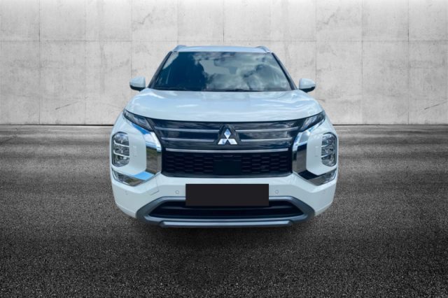 Mitsubishi Outlander 2.4 MIVEC 4WD PHEV Intense - foto 4 di 8
