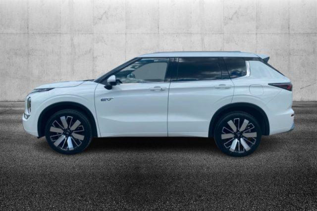 Mitsubishi Outlander 2.4 MIVEC 4WD PHEV Intense - foto 3 di 8