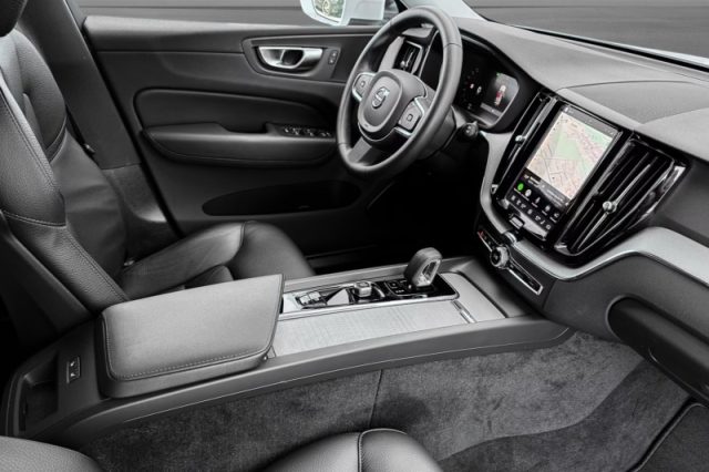Volvo XC60 B4 automatico Core - foto 4 di 4