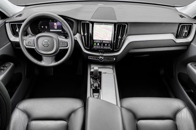 Volvo XC60 B4 automatico Core - foto 3 di 4