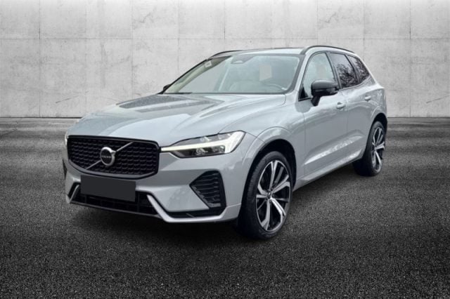 Volvo XC60 B4 (d) AWD automatico Plus Dark usato a PIEVE DI CENTO