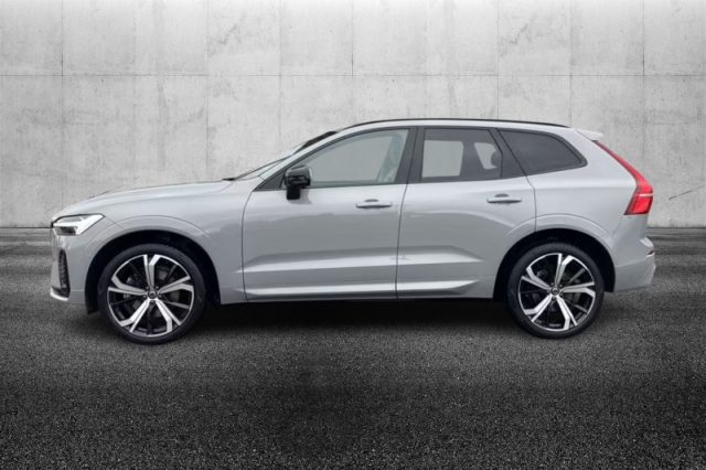 Volvo XC60 B4 (d) AWD automatico Plus Dark - foto 3 di 4