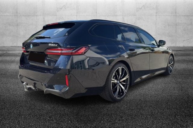 BMW 520 d 48V sDrive Touring Msport Pro - foto 2 di 4