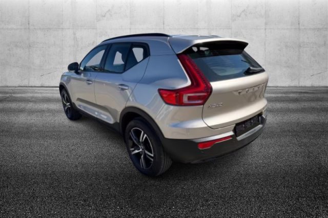 Volvo XC40 B3 automatico Plus Dark - foto 4 di 4