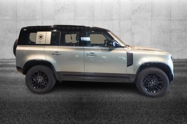 Land Rover Defender 110 3.0D I6 250 CV AWD Auto X-Dynamic SE - foto 3 di 4