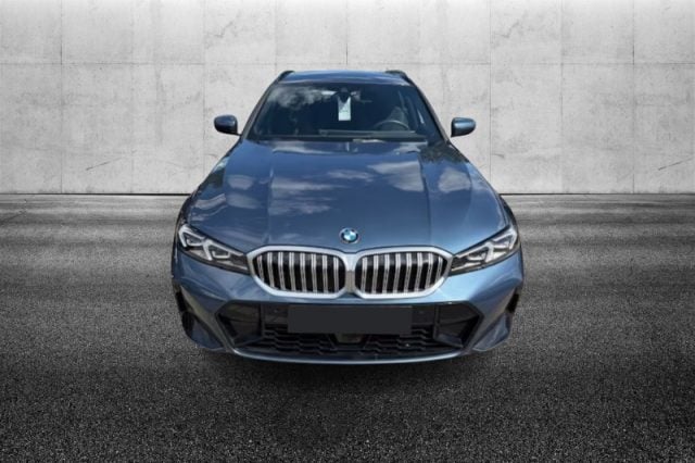 BMW 330 i xDrive Touring Msport - foto 4 di 4