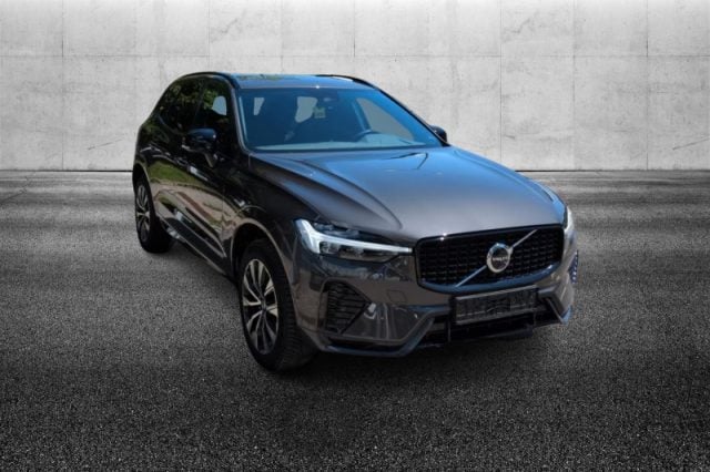 Volvo XC60 B4 automatico Plus Dark usato a PIEVE DI CENTO