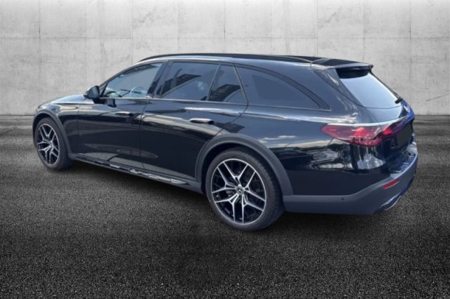 Mercedes-Benz E 220 d Mild hybrid 4Matic S.W. Advanced All Terrain - foto 2 di 4