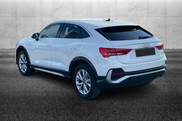 Audi Q3 SPB 45 TFSI e S tronic S line edition - foto 4 di 4