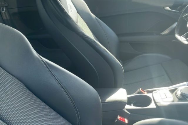 Audi TT Coupé 40 TFSI S tronic - foto 4 di 4