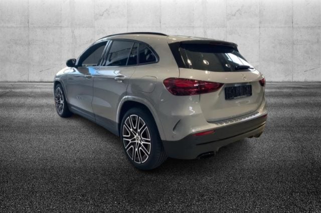 Mercedes-Benz GLA 200 d Automatic AMG Line Premium - foto 4 di 4