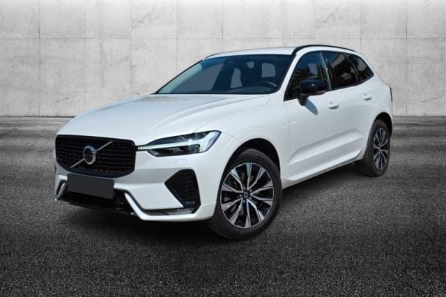 Volvo XC60 B4 (d) AWD automatico Plus Dark usato a PIEVE DI CENTO