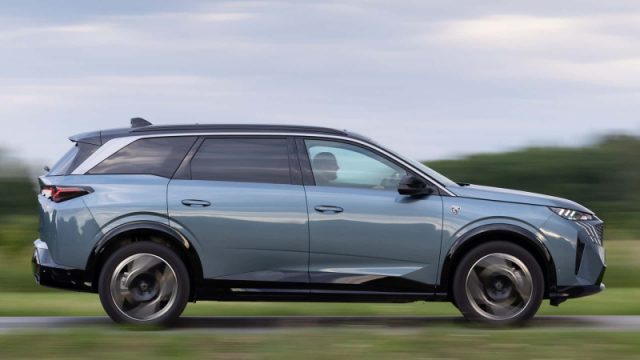 Peugeot 5008 Hybrid 145 e-DCS6 Allure Business - foto 3 di 8