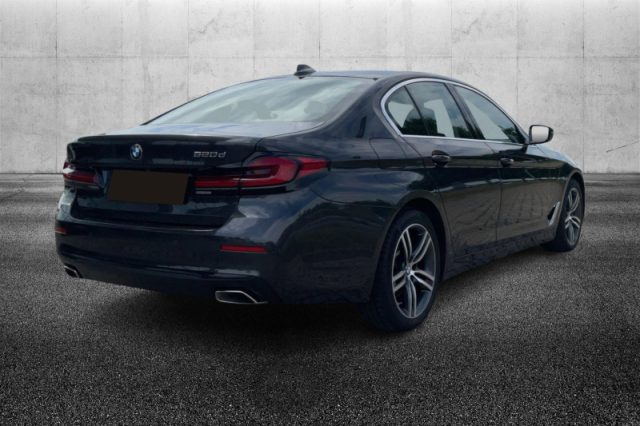 BMW 520 d 48V Business - foto 4 di 4