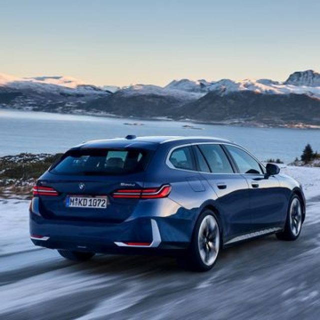BMW 530 e sDrive Touring - foto 4 di 4