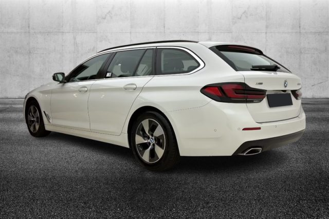 BMW 520 d 48V xDrive Touring Business - foto 2 di 4
