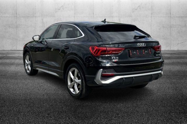 Audi Q3 SPB 35 TFSI S tronic S line edition - foto 2 di 4