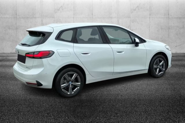 BMW 220 d 48V Active Tourer - foto 2 di 4