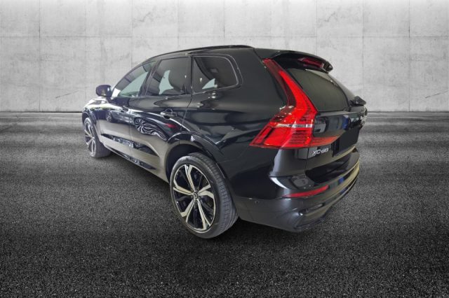 Volvo XC60 B5 (d) AWD automatico Ultimate Dark - foto 4 di 4