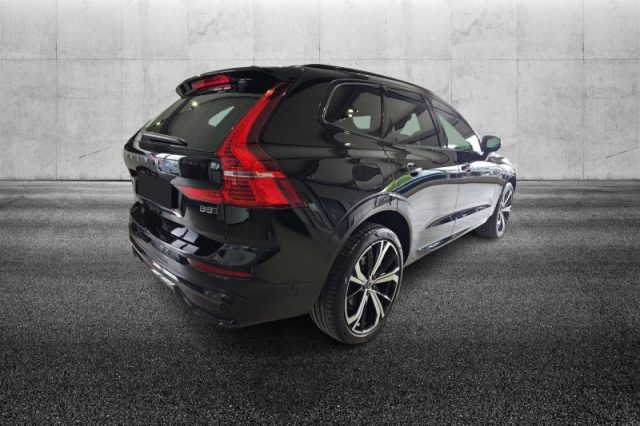 Volvo XC60 B5 (d) AWD automatico Ultimate Dark - foto 3 di 4