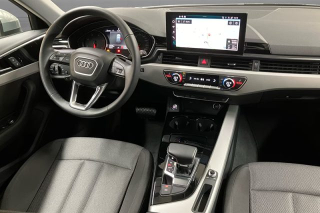 Audi A4 Avant 30 TDI/136 CV S tronic Business - foto 3 di 4