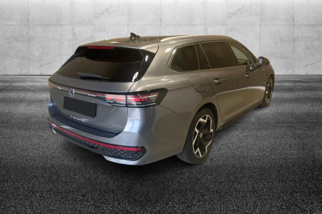 Volkswagen Passat 2.0 TDI 150 CV SCR DSG R-Line - foto 2 di 8