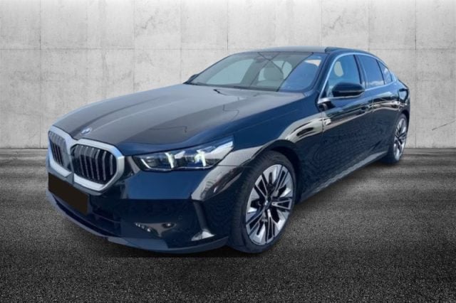 BMW 540 d 48V xDrive, del 2025, 22.700 km, in vendita a Pieve Di Cento (BO)