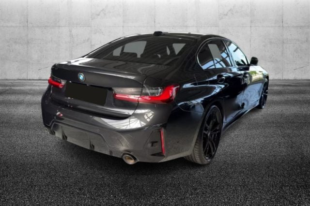 BMW 330 i Msport - foto 3 di 4