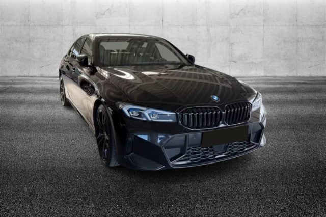 BMW 330 i Msport - foto 2 di 4