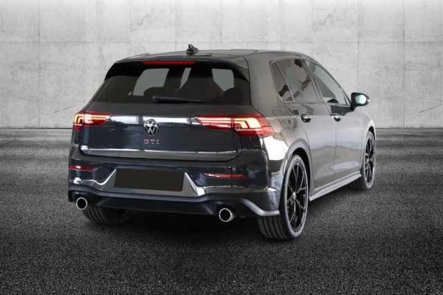 Volkswagen Golf 2.0 TSI DSG GTI - foto 2 di 4