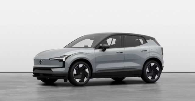 Volvo EX30 Single Motor Extended Range RWD Plus Black Editio - foto 4 di 4