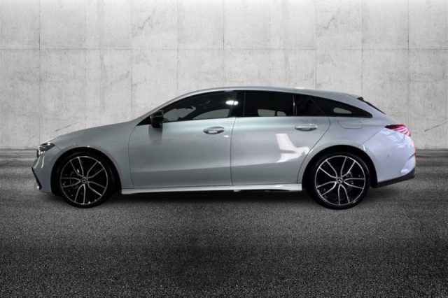 Mercedes-Benz CLA 200 d Automatic Shooting Brake AMG Line Premium - foto 4 di 4