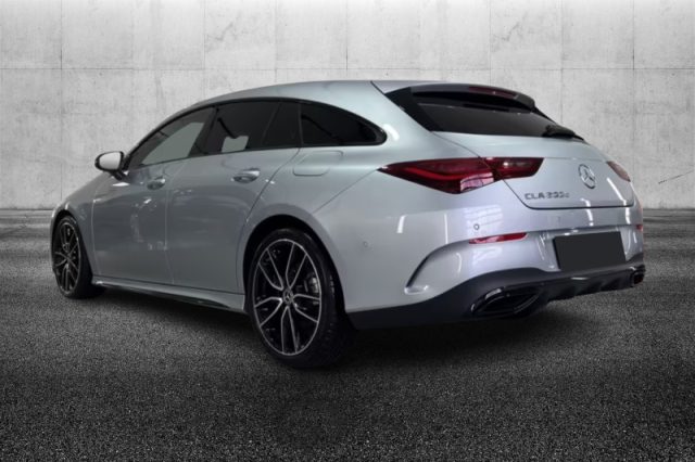 Mercedes-Benz CLA 200 d Automatic Shooting Brake AMG Line Premium - foto 3 di 4