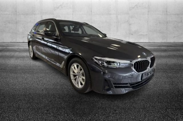 BMW 520 d 48V xDrive Touring Business - foto 2 di 4