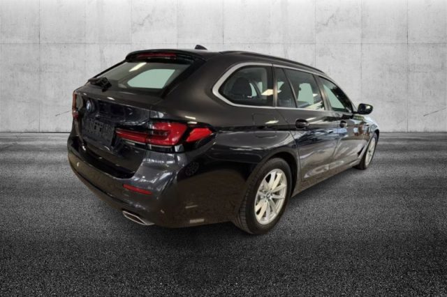 BMW 520 d 48V xDrive Touring Business - foto 3 di 4