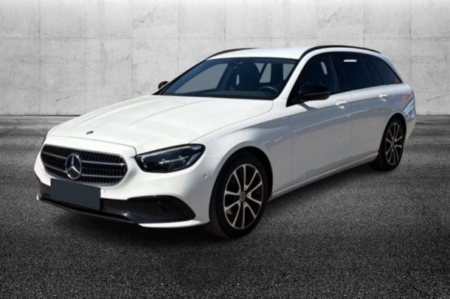 Mercedes-Benz E 200 d S.W. Auto Business Sport, del 2023, 36.400 km, in vendita a Pieve Di Cento (BO)