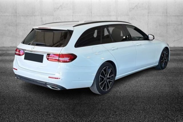 Mercedes-Benz E 200 d S.W. Auto Business Sport - foto 2 di 8