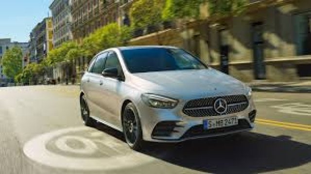 Mercedes-Benz B 250 e hybrid EQ Business Extra - foto 3 di 4