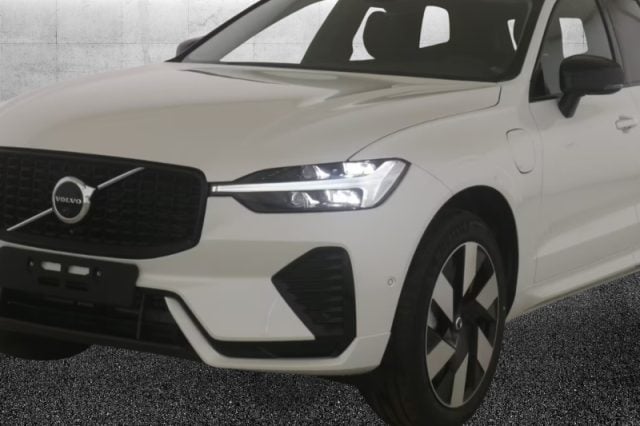 Volvo XC60 T8 Plug-in hybrid AWD automatico Plus Dark - foto 3 di 4