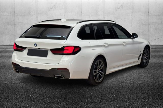 BMW 520 d 48V Touring Msport - foto 3 di 4